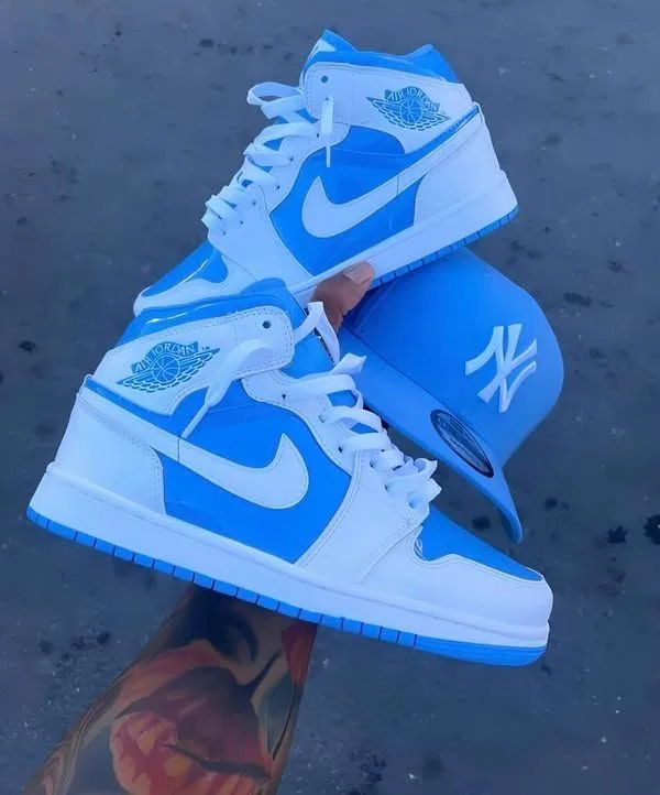 Jordan Retro 1 Blanca Azul