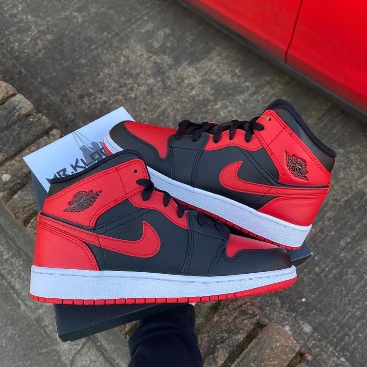 Jordan Retro 1 Negra Roja