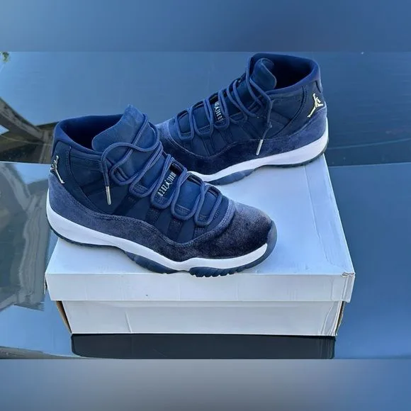 Jordan Retro 11 Azul Gamuza