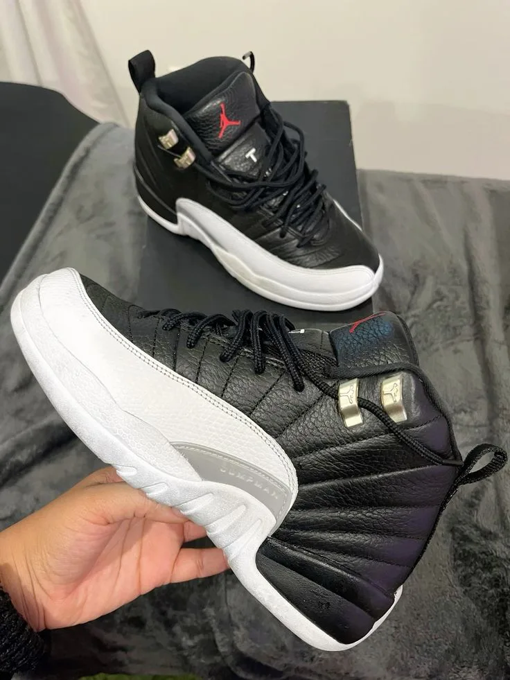 Jordan Retro 12 Blanca Negra