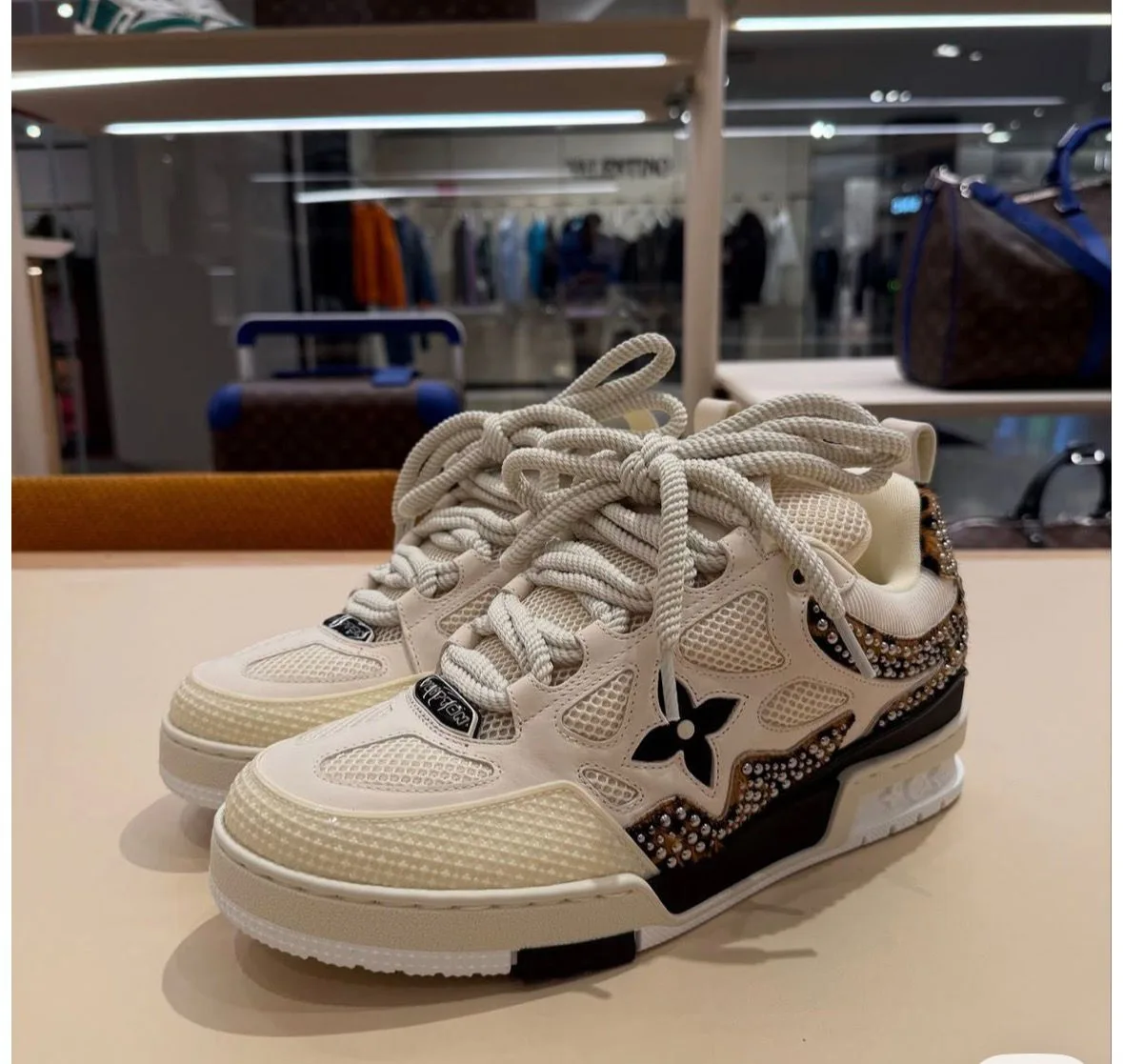 LV Perlas Crema
