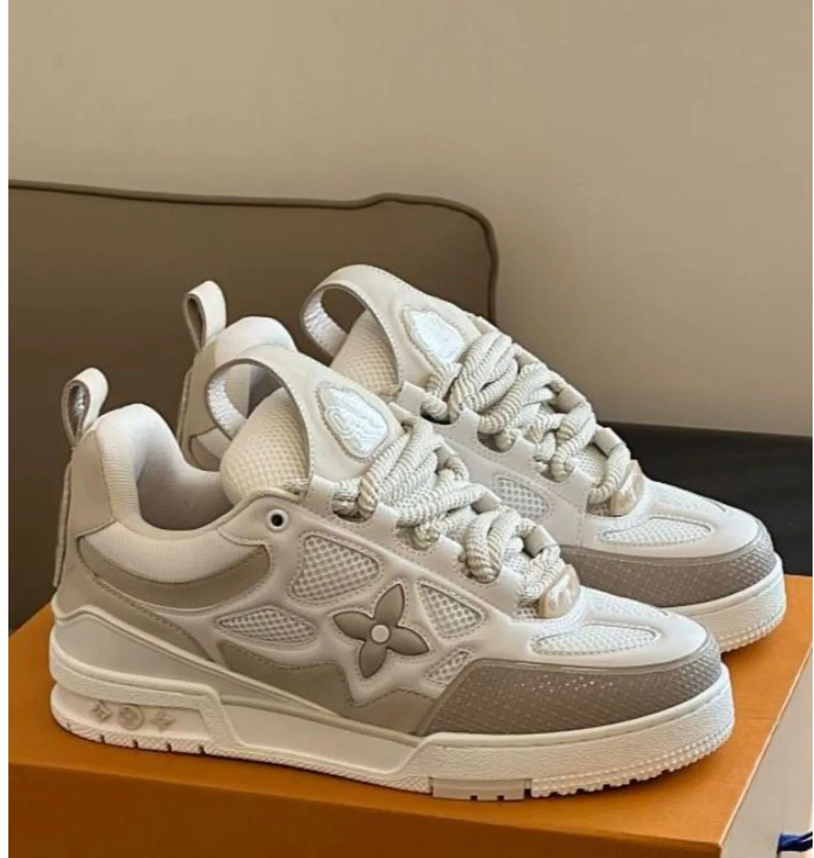 LV Skate Beige Blanca