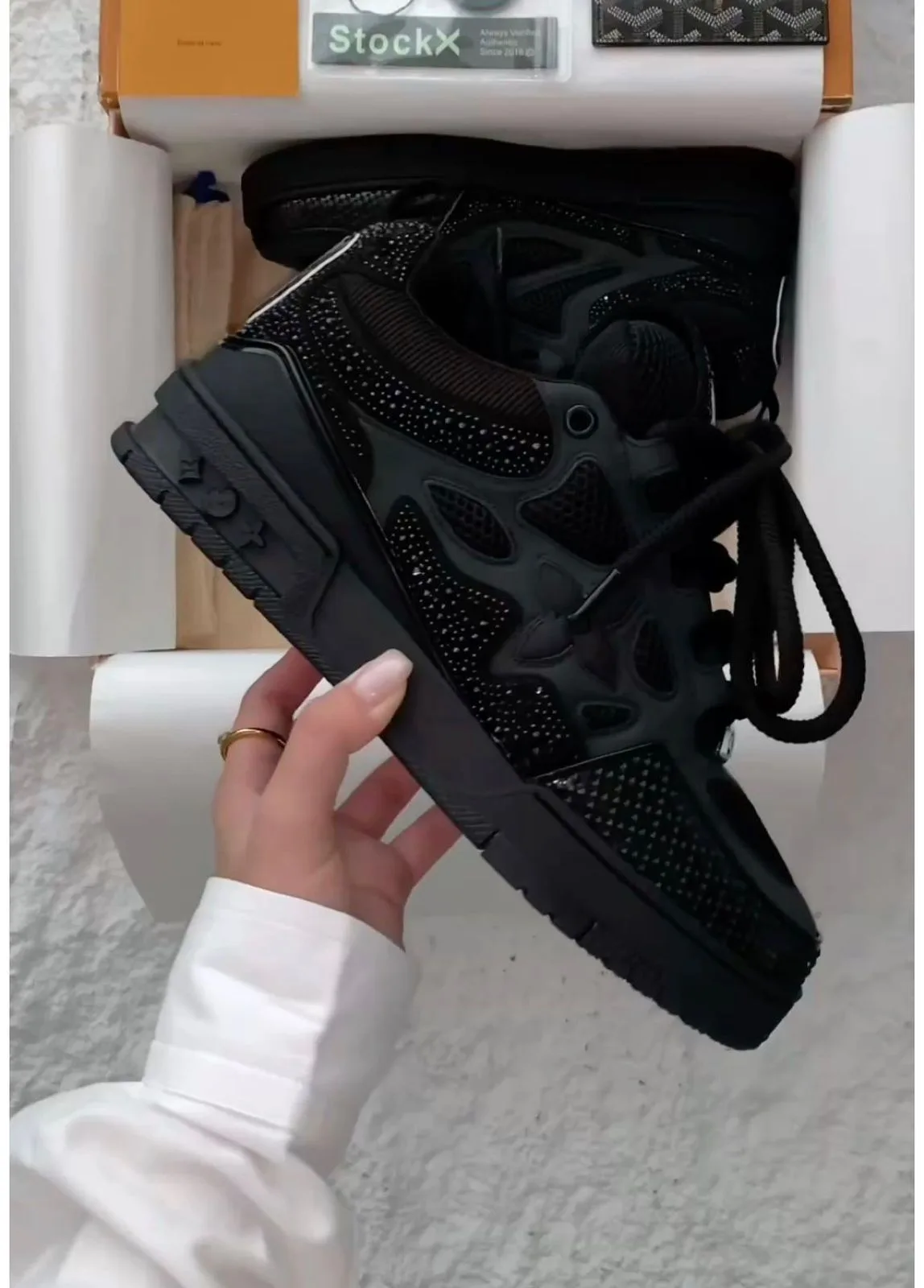LV Skate Negra Perlada