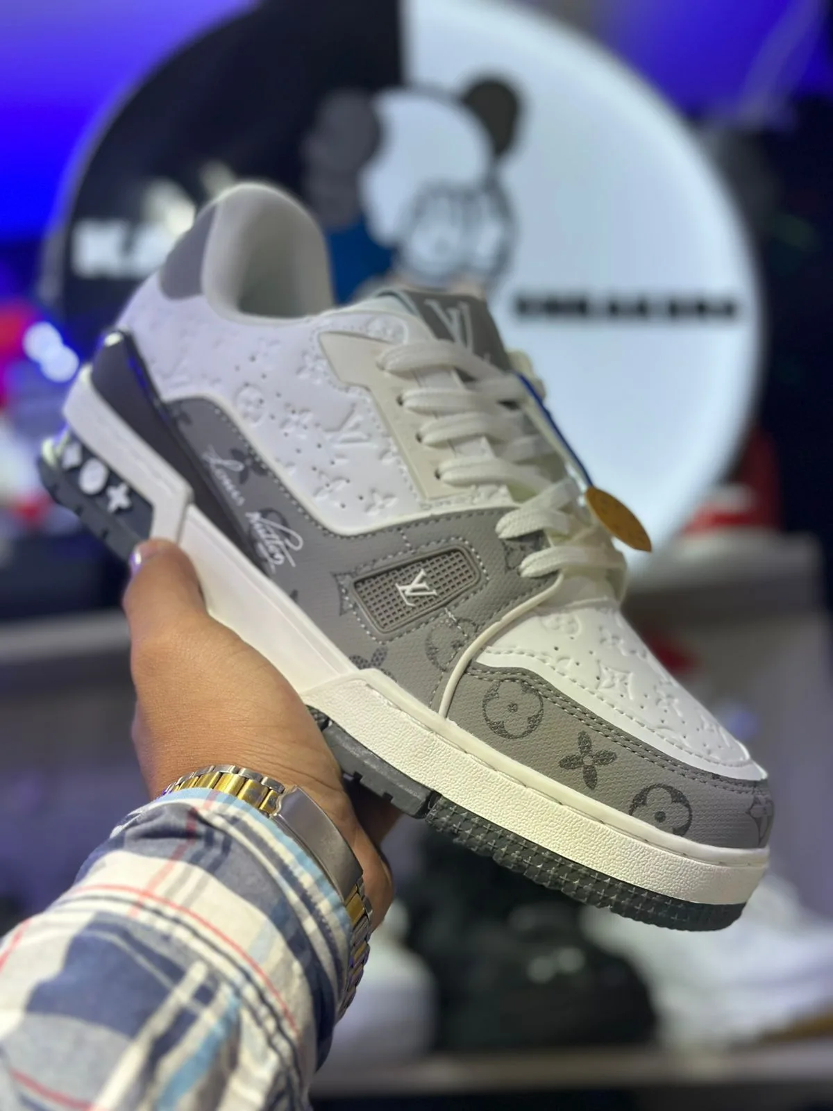 LV Trainer Gris Blanca