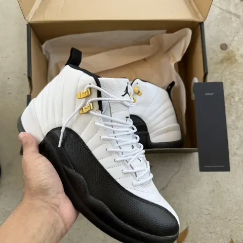 Jordan Retro 12 royalty