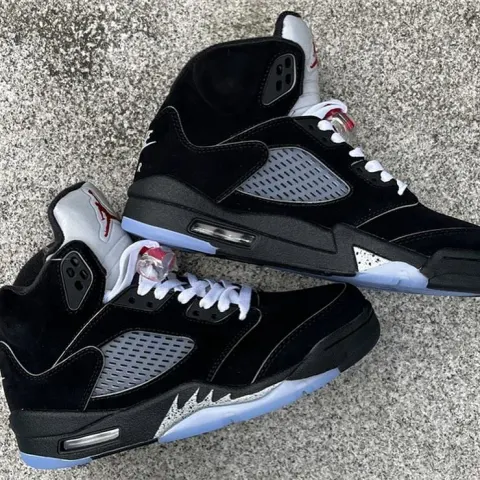 Jordan Retro 5 Black Metallic