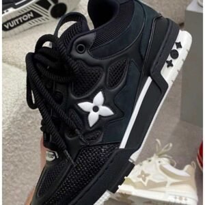Lv skate negra flor blanca
