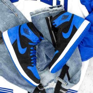 Jordan retro 1 negra azul gamusa
