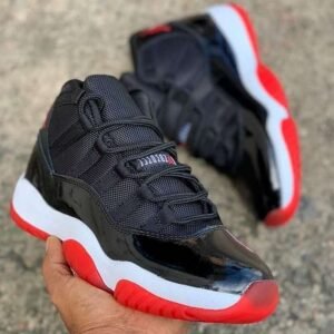 Jordan retro 11 negra blanca