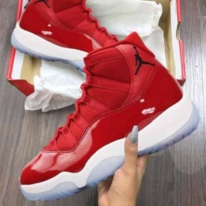 Jordan retro 11 roja