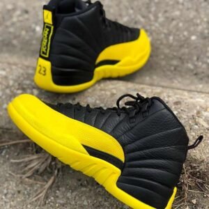 Jordan retro 12 negra amarila