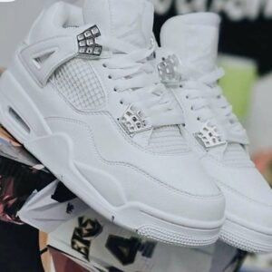 Jordan retro 4 blanca plateado